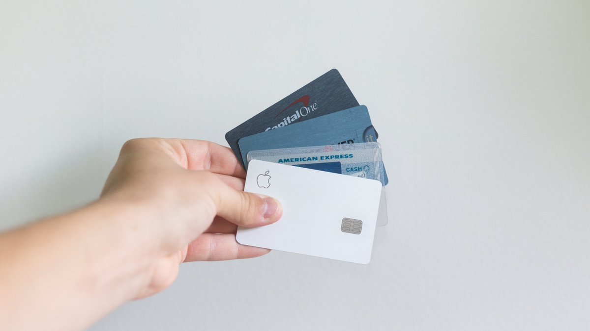 Turtlemoneycirc's tweet photo. A primer on credit cards. 

What are credit cards, what are the types of cards and why you should or shouldn't hold it?

Thread - https://t.co/Su5yoCQDos