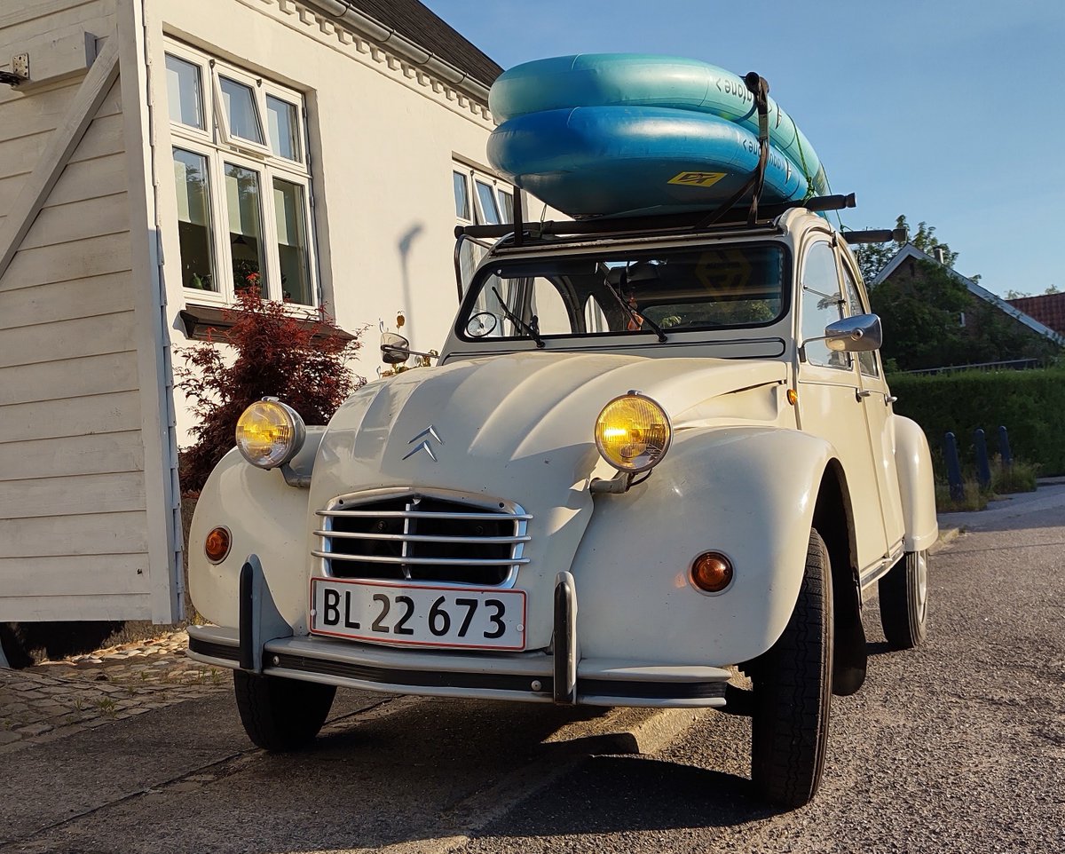 meharitk's tweet photo. @Schiermacher Tillykke med din 2CV, jeg håber, den vil give dig mange gode oplevelser. Velkommen i klubben :-) https://t.co/EKBxVWnjZB