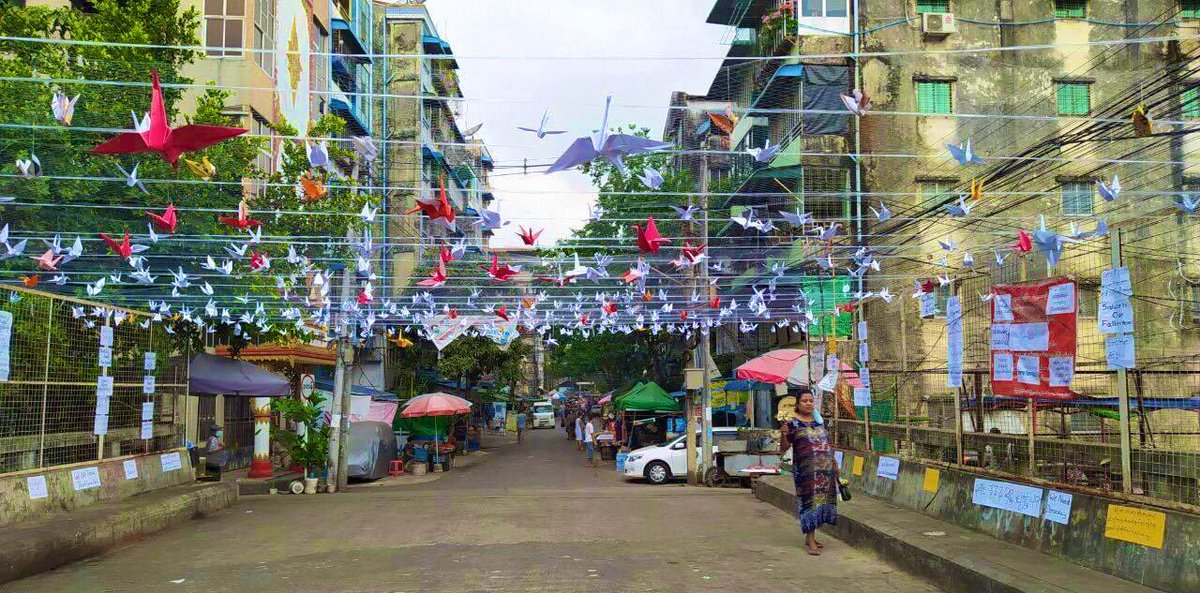 MilkTeaMM_MTAM's tweet photo. Ahlone protest with Crane-bird that represents good fortune ! and citizens Praying for the fallen heroes. 
KEEP ON MOBILE DATA

#WhatsHappeningInMyanmar
#Mar23Coup #keepiton https://t.co/5NQvvkf6KD