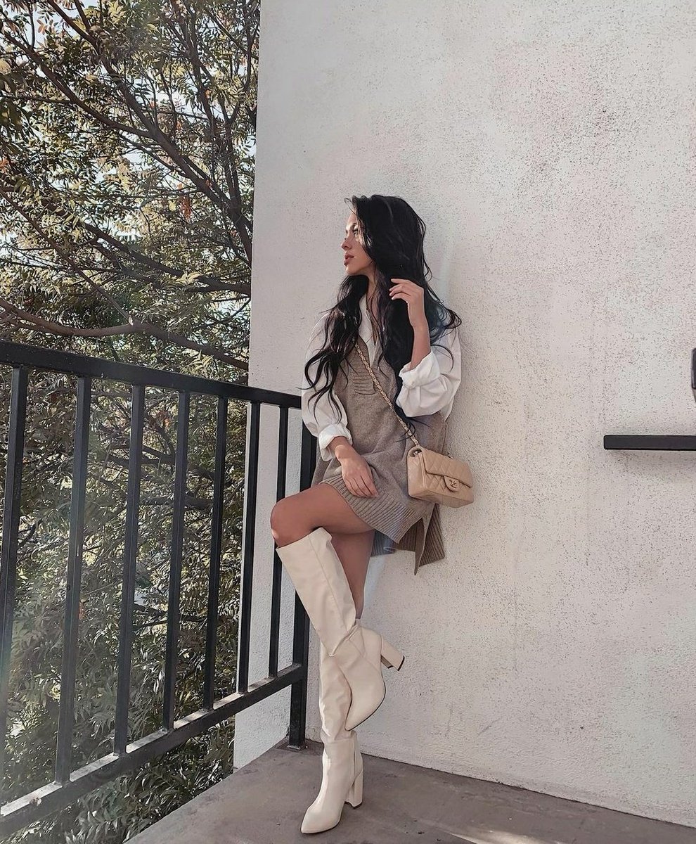 Carveey's tweet photo. "Sometimes life doesn't give you what you want, not because you don't deserve it, but because you deserve so much more."

#YourFashionIcon
#AlyssaNicole
#OOTDAMB
#FASHIONWEEKAMB 
@AcademiedeMagie https://t.co/QLcZuTsQEv