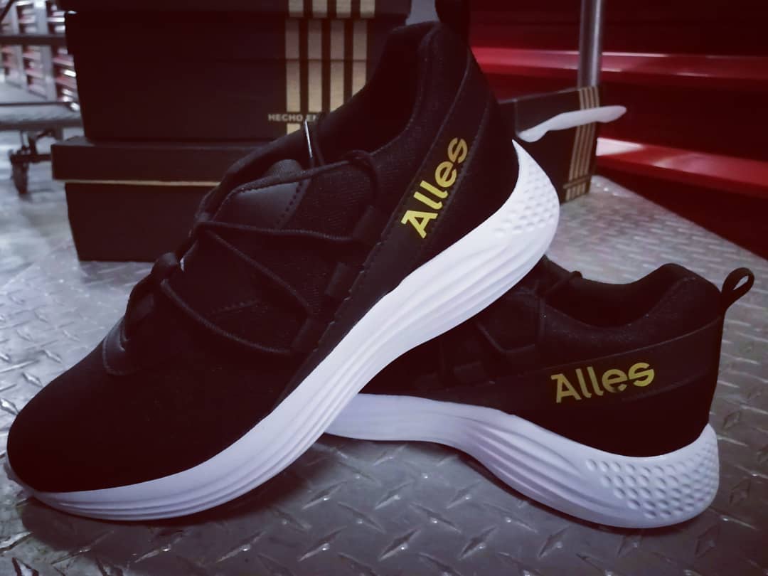 UberAllesWear's tweet photo. https://t.co/1G60Y87Vgn