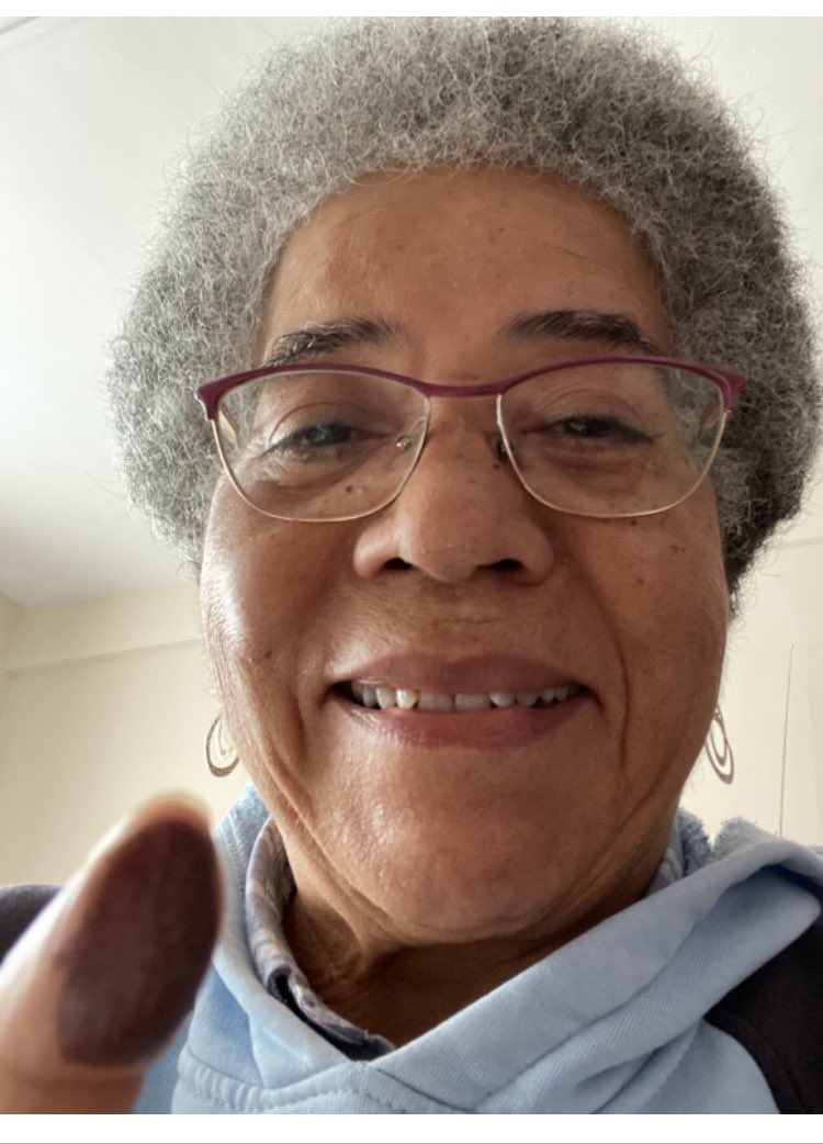 ElaineRartist's tweet photo. ‘A fingerprint can identify me, but can not show you my face. My fingerprint is black and white. My face is brown’ Professor Dame Elizabeth Anionwu @EAnionwu #nhspanel #SPOTtimespotTIME #fingerprintofunity #sittingequally #alllife #conservationmeanslife https://t.co/M0HyfU8KGv https://t.co/8wNu1rflBK