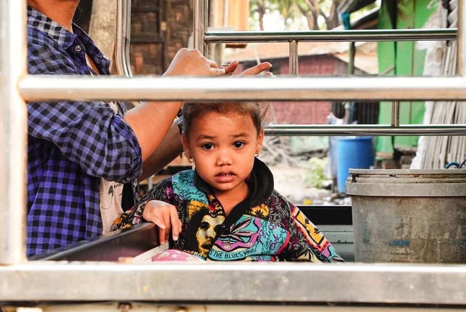 In Mawlamyaing today,railway station staffs are forced to leave from their staff compound housings.The inhumane act of Junta has been displacing many civil servants who are on #CivilDisobedienceMovement.

<a href="/RapporteurUn/">UN Special Rapporteur Tom Andrews</a> <a href="/freya_cole/">Freya Cole</a> <a href="/TostevinM/">Matthew Tostevin</a> 
#WhatsHappeningInMyanmar
#Mar23Coup