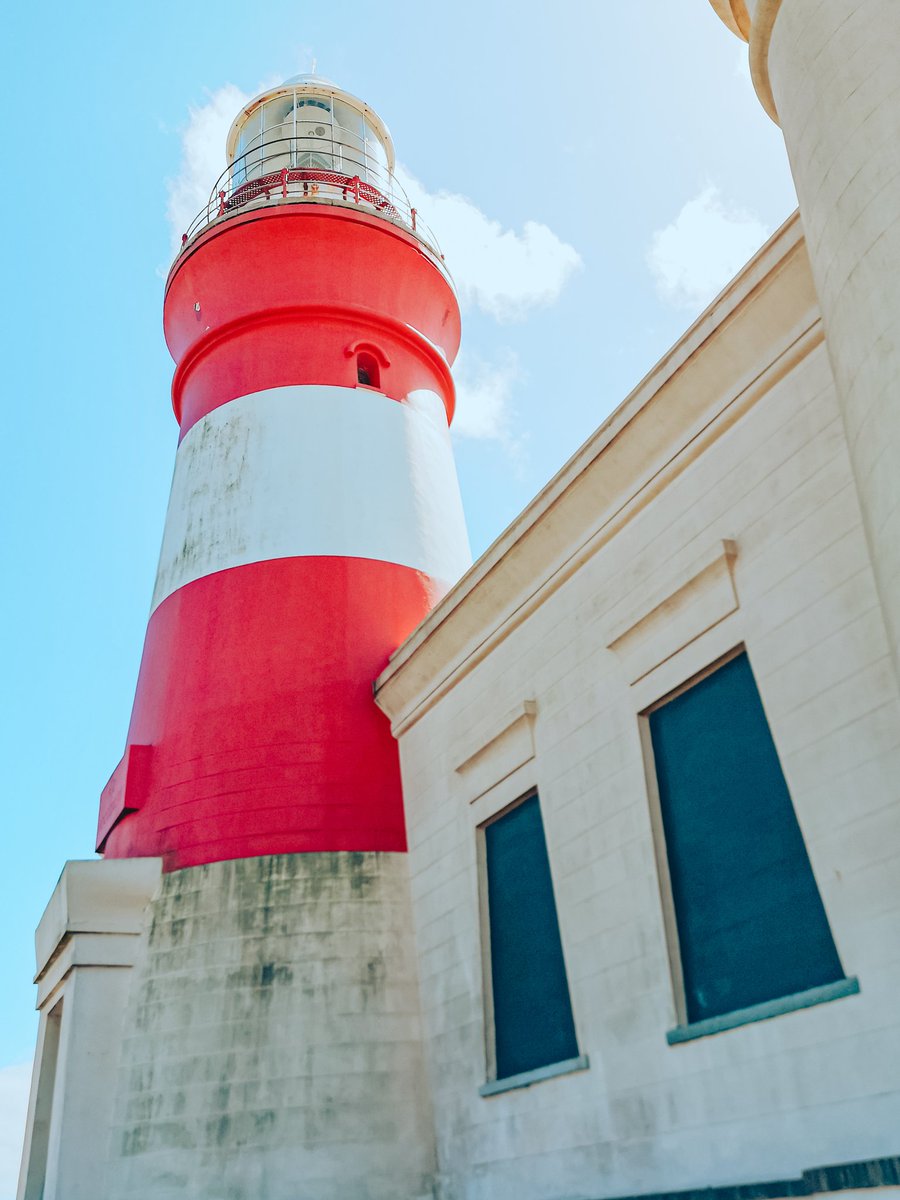 #TravelTuesday 

Cape Agulhas Lighthouse 

This lighthouse was the third to be built and is the second oldest working lighthouse in @SouthAfrica. 

#shotleft #sharesouthafrica #TravelChatSA #discoveroverberg