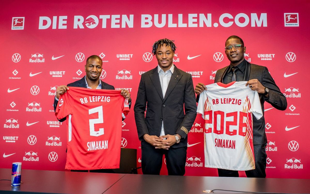 99Foot_'s tweet photo. Mohamed Simakan a signé au RB Leipzig ! 🤩

📸 @DieRotenBullen 

#Bundesliga https://t.co/QpUznsD8HO