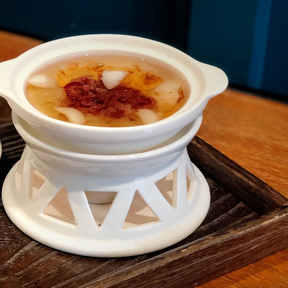 visit_wuhan's tweet photo. Sanshengju Desserts has installed itself in Wuhan since 12 years ago. The perfect combination of Chinese desserts and the twenty-four solar terms provided the chance for the tip of the tongue to meet tenderness unexpectedly.
#springinwuhan #wuhantaste #thetasteofspringinwuhan https://t.co/ifN1FsVA8m