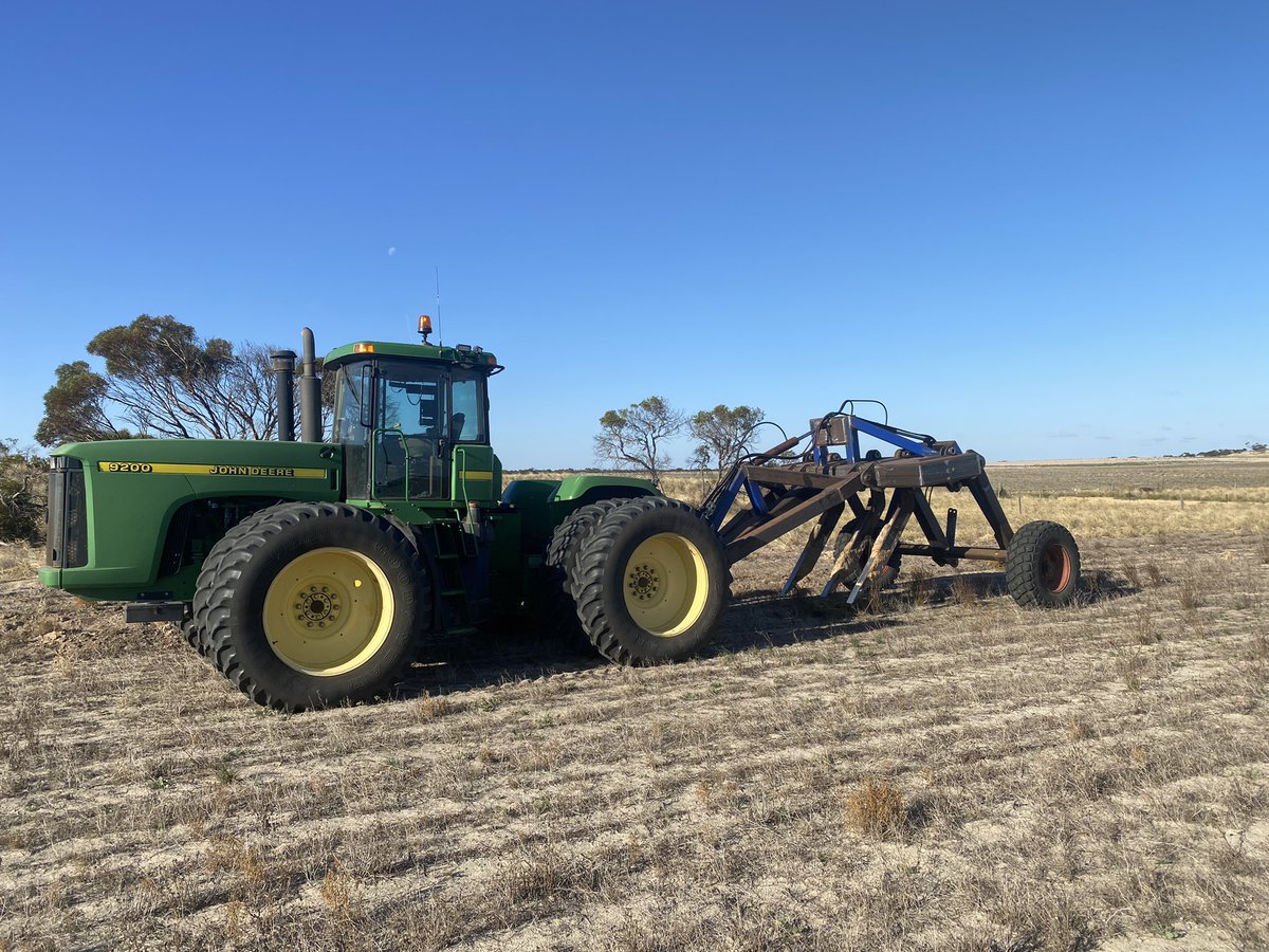 Joelhorne7's tweet photo. Having a go with the delver before it goes for a blast and paint. So far so good. The 9200 is earning its keep more than It probably should be. Good to finally have her stuck in the ground. #Farmbuilt #EPAG https://t.co/nza2dZjJrW