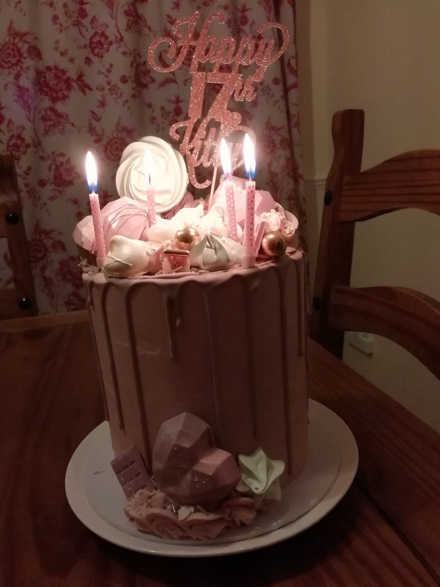 author_king's tweet photo. You can't beat a handmade birthday cake. https://t.co/uF4bdMvCOw