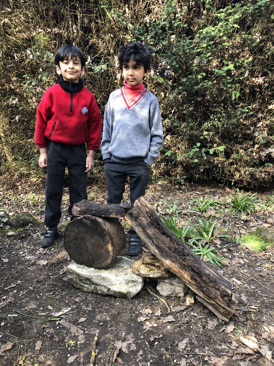 BGS_LowerSch's tweet photo. Year 1 were inspired by Andy Goldsworthy and made some wonderful natural art. They also focused on showing some of the 7 elements of art. #BGS_art #BGS_year1 #BGS_collaboration https://t.co/McACS52pd6