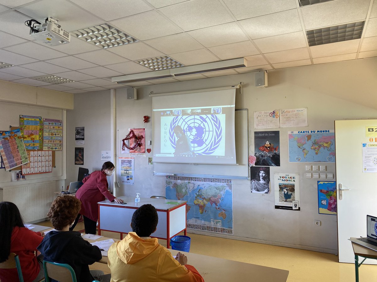 CollegeGSand's tweet photo. [Citoyenneté] Avec les collèges @GrandMirail31, #JacquelineAuriol et #FrançoisMitterrand, ce sont au total 28 États qui prennent la parole aujourd’hui. Covid oblige, c’est en visio que l’activité se fait dans le cadre du #PLC du CD de @HauteGaronne 2/2 https://t.co/ZeTo1O8FGl