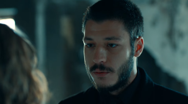 linab14's tweet photo. "Ben seni sevdim Celasun şimdi bunu inkar edecek değilim. Ben senin uğruna kurşun yedim izi hala duruyor " -K

"Zamanla geçiyor mu? 
Birinin canını verecek kadar çok seviyorsun. Sonra öylece..Geçiyor öyle mi?" -C

#CelKar | #2x25 | #4x29 https://t.co/5s2qDEokJh
