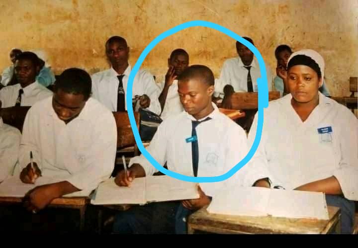 Era mudemu mugambe mbu Omubaka waffe teyasoma. 
Evidence yiiyo