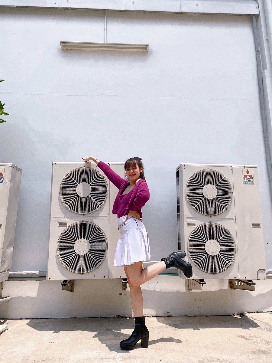 inggaink's tweet photo. ยืนรอรถบัสฟัง Touch ยังค้าา
#TouchSixter #sixter https://t.co/NdkoXplbwd