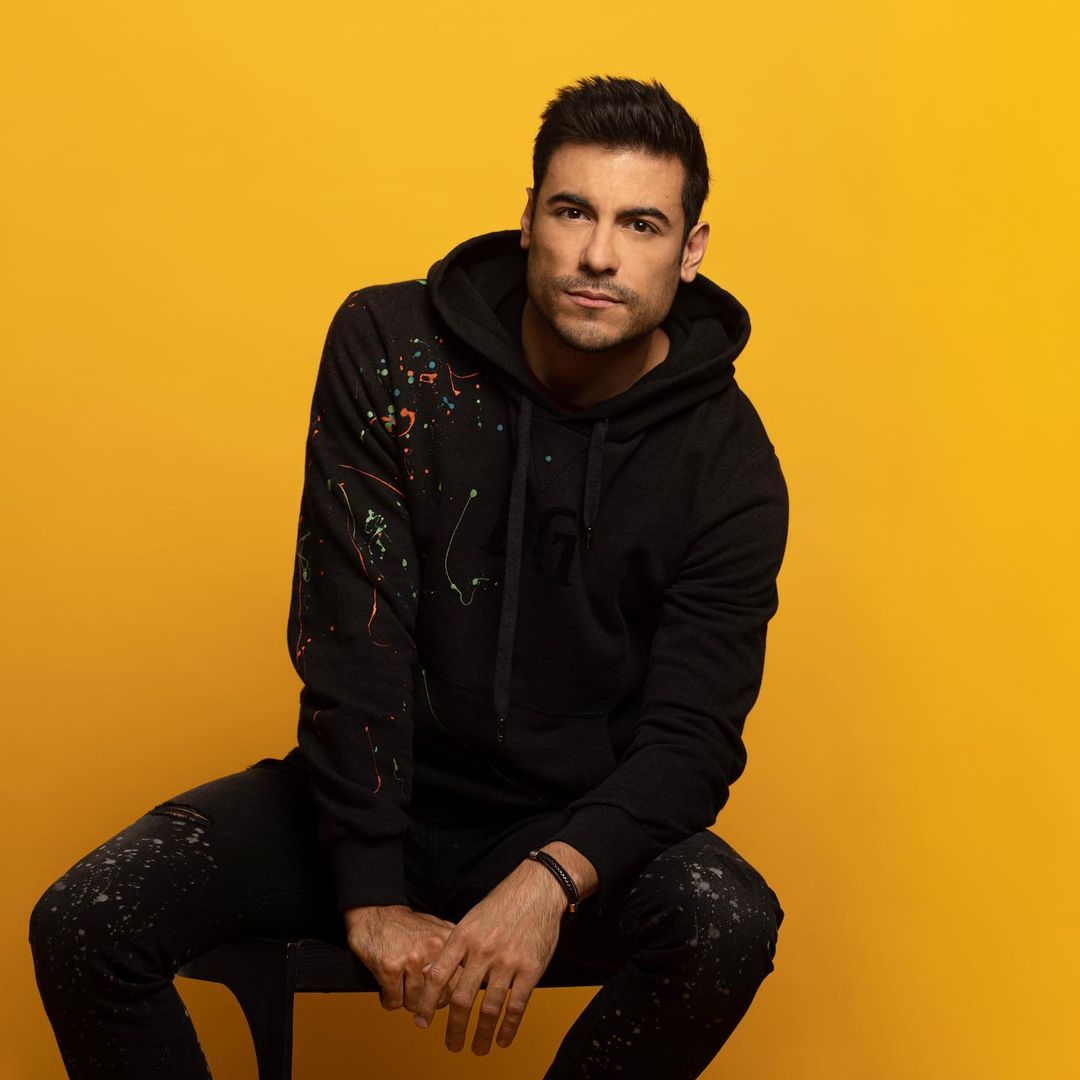 Alderete1Leti's tweet photo. @ivanhoeroses @_CarlosRivera @CladsinCrisis "@ivanhoeroses: @_carlosrivera 
Amarillo León! 🦁 
.
📸 @montserratcastro_ @CladsinCrisis https://t.co/nIRUoxMjal"