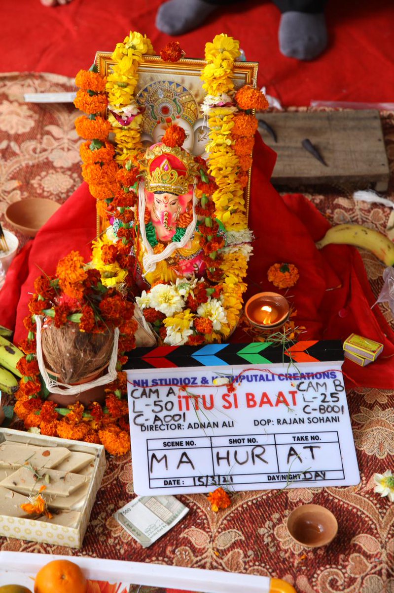 SantaBanta.com (@santa_banta) on Twitter photo #IttuSiBaat ki pyaari shuruwat.
Let the journey begin! ✨
Produced by #LaxmanUtekar and <a href="/NarendraHirawat/">NarendraHirawat</a>, coming soon!
<a href="/nh_studioz/">NH STUDIOZ</a> #KathputliCreations <a href="/hirawatshreyans/">shreyans hirawat</a> #KarishmaSharma #IttuSiBaat ki pyaari shuruwat.
Let the journey begin! ✨
Produced by #LaxmanUtekar and <a href="/NarendraHirawat/">NarendraHirawat</a>, coming soon!
<a href="/nh_studioz/">NH STUDIOZ</a> #KathputliCreations <a href="/hirawatshreyans/">shreyans hirawat</a> #KarishmaSharma