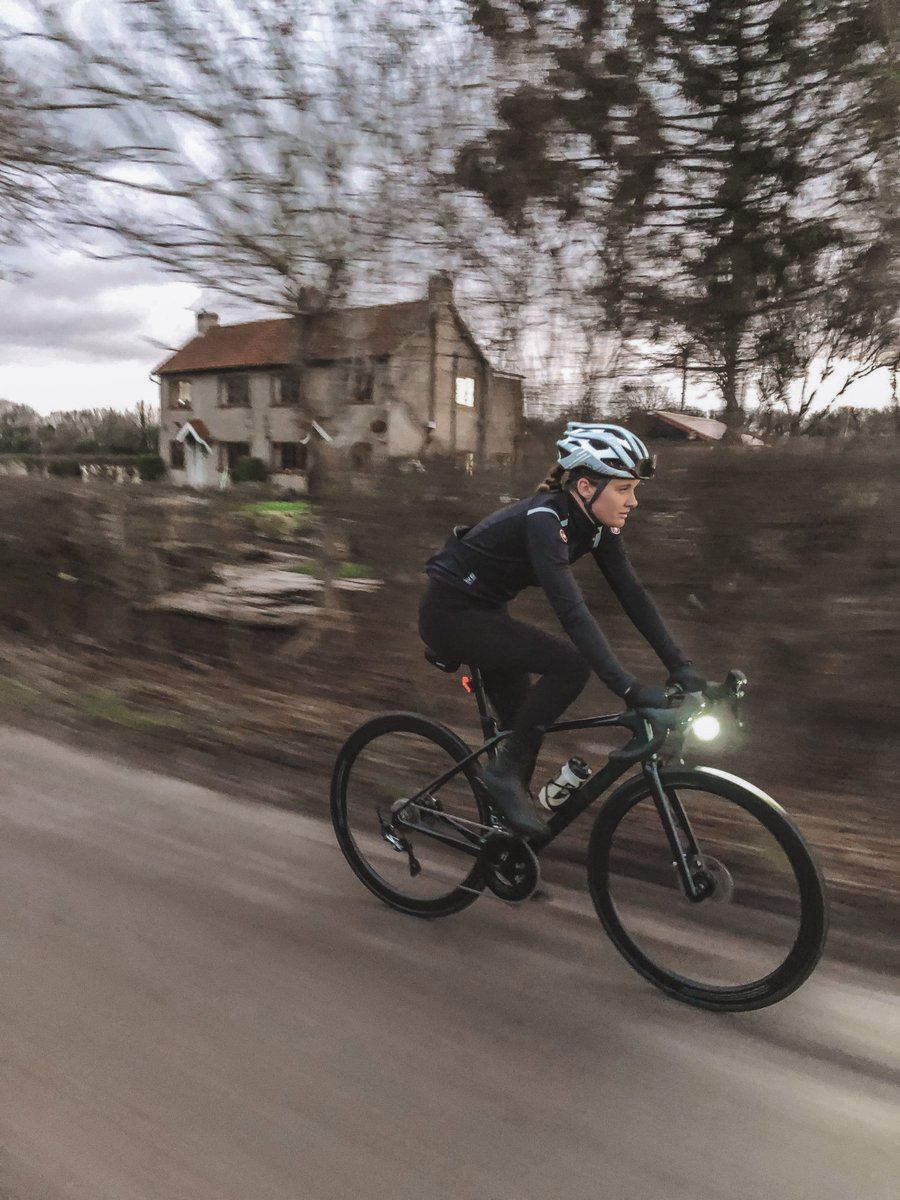 LivCyclingUK's tweet photo. Our award-winning Recon light series has been tested in real world scenarios, from early dawn hours to rush-hour commute time, to guarantee that your light &amp; your bike can always be seen. 

https://t.co/ZFO6NE8Xxi

📷 @megmactri

#LivCyclingUK #ReconLights #EnhanceVisibility https://t.co/wBsQHOvfKd