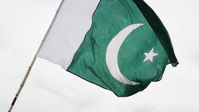 trthaber's tweet photo. Pakistan'da "23 Mart Pakistan Milli Günü" dolayısıyla kutlamalar yapılıyor.

https://t.co/FJB9phHYW7 https://t.co/rQHBZpOeC9