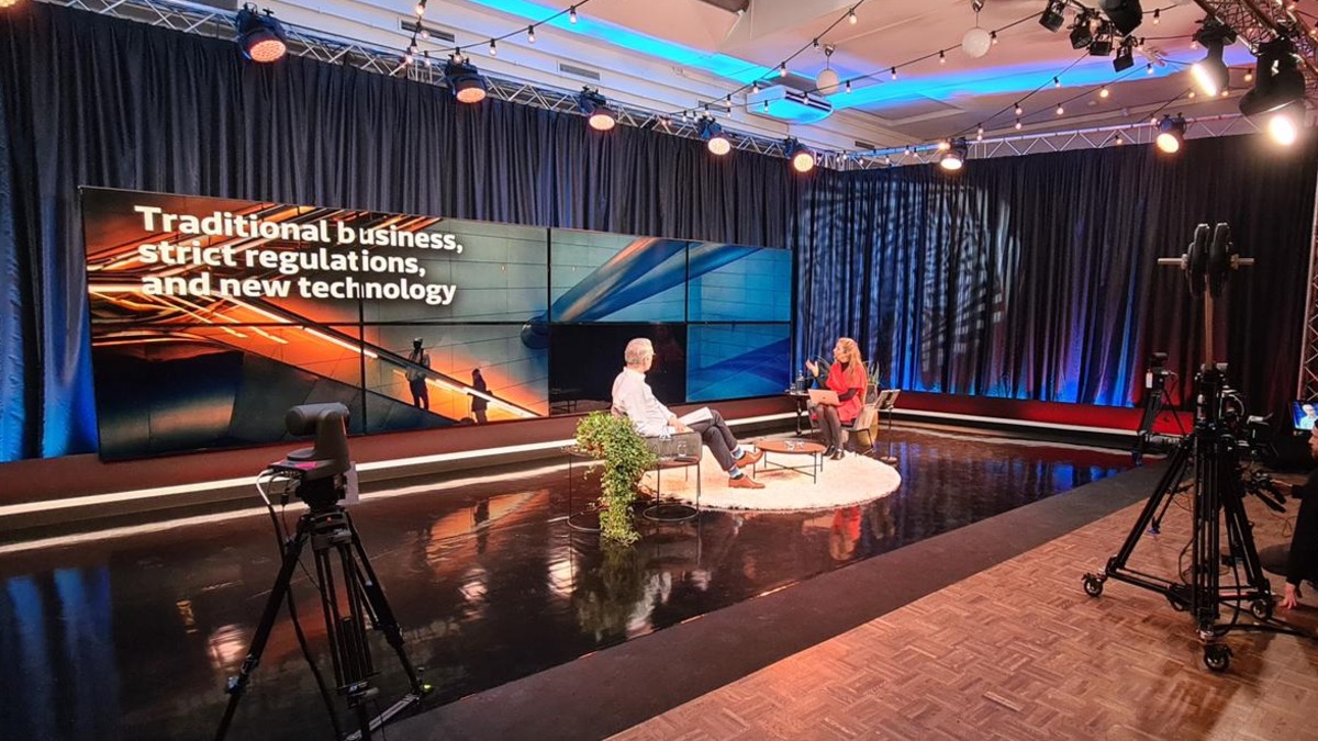 ⏯ We're soon at 9 AM CET replaying last Tuesday's event "The Route to Insight and Innovation" on <a href="https://twitter.com/hashtag/LinkedInLive?src=hash" target="_blank">#LinkedInLive</a>! Follow the replay here <a href="https://t.co/lp0XnLQNsy" target="_blank">bddy.me/3fctR6N</a>

<a href="https://twitter.com/hashtag/cloud?src=hash" target="_blank">#cloud</a> <a href="https://twitter.com/hashtag/data?src=hash" target="_blank">#data</a> <a href="https://twitter.com/hashtag/innovation?src=hash" target="_blank">#innovation</a> https://t.co/K35t4ZfBP3