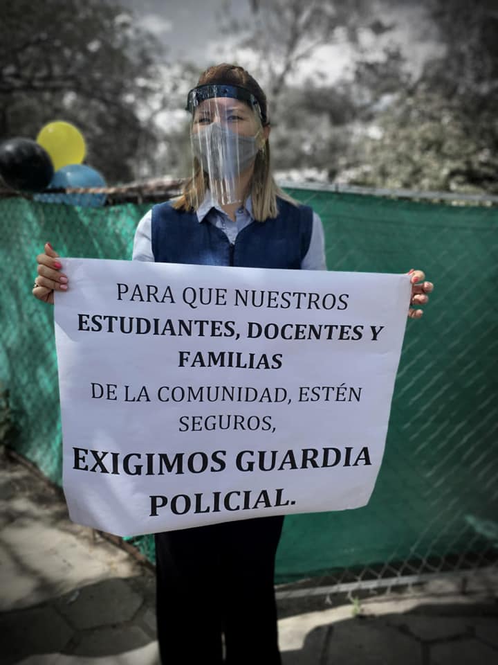 MarxLivre's tweet photo. La Educación no es un gasto, es un derecho.
Por una presencialidad Segura, en Escuelas municipales.
*Conectividad
*Infraestructura
*Seguridad
*Vacunación
*Basta de Lista Negras
*Basta de saquear nuestro salario
#FerreyraNoPIEnsA
#LlaryoraPrecariza
#DocentesMunicipalesEnLucha https://t.co/Ohv231BL4S