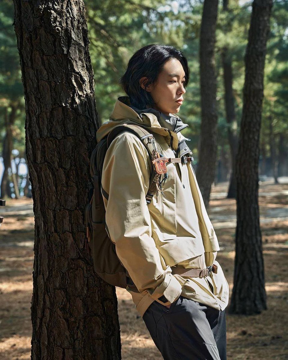 ph_ryujunyeol's tweet photo. [20210323] RYUSTAGRAM

Overfit 
#GoretexWaterproofJacket #WelcometoWindchaser
#TechSneakers #MoveComplete 
#Junyeol’sOutdoorLook

It doesn't matter where we're going.
It's good to go anywhere.

We,again,somewhere.
#SOMEWHERE
-
📸: @._kolonsport IG
#RyuJunYeol #류준열 #KolonSport https://t.co/Ey4Mz21sEe