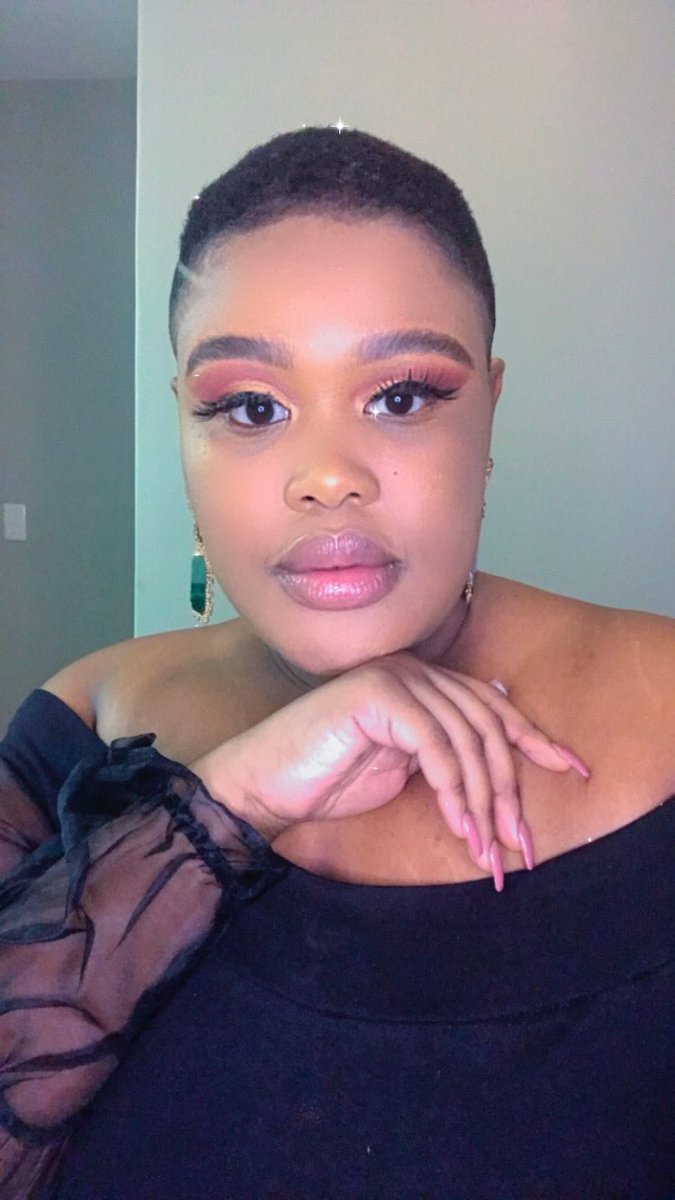 BB_Mooketsi's tweet photo. Welcoming all the change 💫 https://t.co/uU96U2jt3p