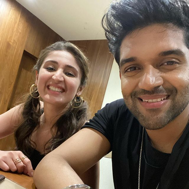 sanchaliuv's tweet photo. 300M+ Views 🥰♥️💥
Congratulations Team Baby Girl 👼♥️
@GuruOfficial #GuruRandhawa #BabyGirl @dhvanivinod @remodsouza @TSeries @rahulshettyRz @officialvee https://t.co/zh7t1IpAiG