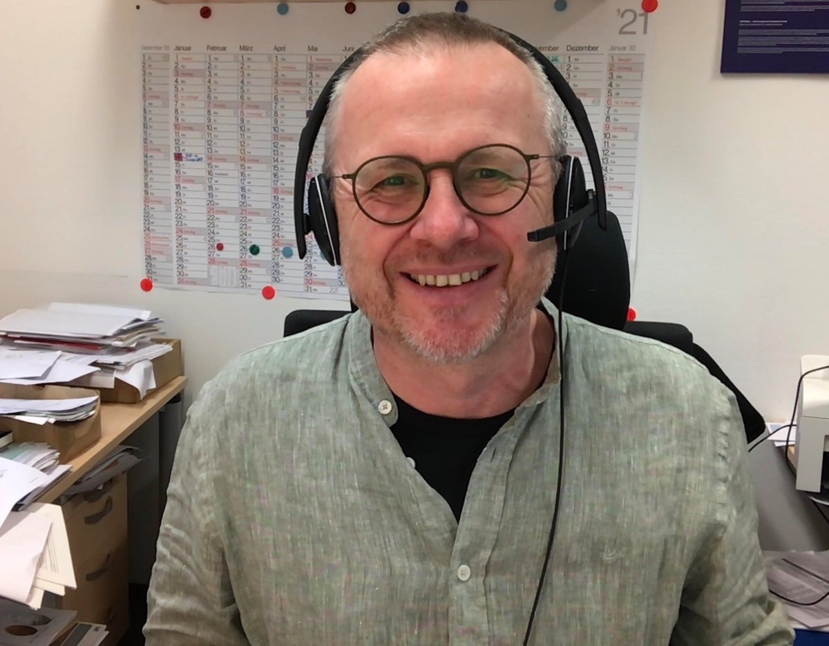 wissimdialog's tweet photo. „Sprache vermittelt Realitäten oder auch Scheinrealitäten“, meint @jz_GFZ vom @GFZ_Potsdam und nennt als Beispiel #DrawAScientist. Im Interview zum #fwk21 spricht er darüber, was #Wisskomm authentisch macht und warum sie verschiedene Perspektiven braucht: https://t.co/baKFJoKgXi. https://t.co/u7klePX3c5