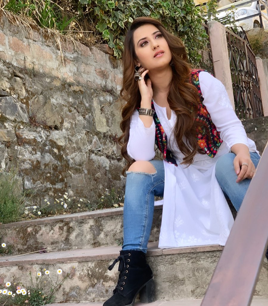 #shootingdiaries #Shimla #actress #betweenshots #BlindLove #AalishianBlindLove