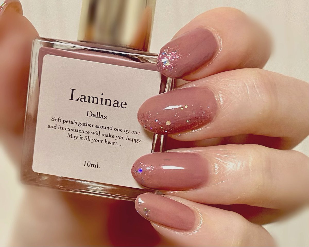 みら セルフネイル ラミナエのダラスを塗りました くすみピンクネイル かわいい セルフネイル Laminae Dallas インスタ T Co 2opbif9asc