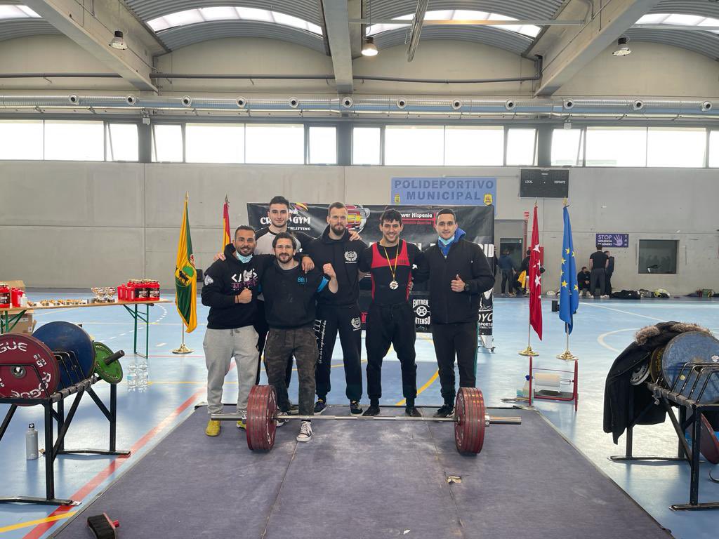 josuetari_'s tweet photo. TERMINAMOS LO QUE EMPEZAMOS 🎇‼️ CAMPEONATO AUTONÓMICO POWERLIFTING RAW 
https://t.co/H7pRUmtOrp #clubdeportivomultidisciplinar #powerlifting #introstraining #exito28madrid https://t.co/lzfsL9NaBn