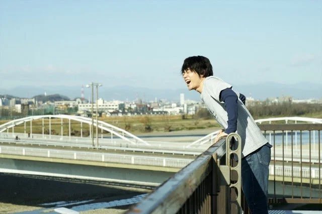 ぴょろ 花束みたいな恋をした 恋愛鬱映画なのでほんとキツかった 最初は好きでも価値観がどんどんズレてなんで付き合ってるのかわからない描写とか現実的過ぎて死ぬかと思った めちゃくちゃ面白かったけど昔の恋愛を思い出していく映画なのでカップル