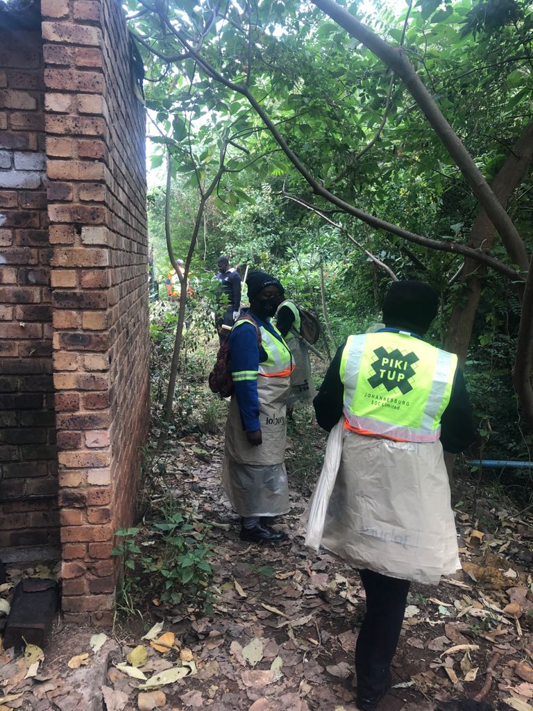 CleanerJoburg's tweet image. It’s important to keep the spaces around us clean.  This also ensures an element of safety in areas. #KleenaJoburgReloaded #ServiceDelivery @CityofJoburgZA @CityPowerJhb @mphomoerane