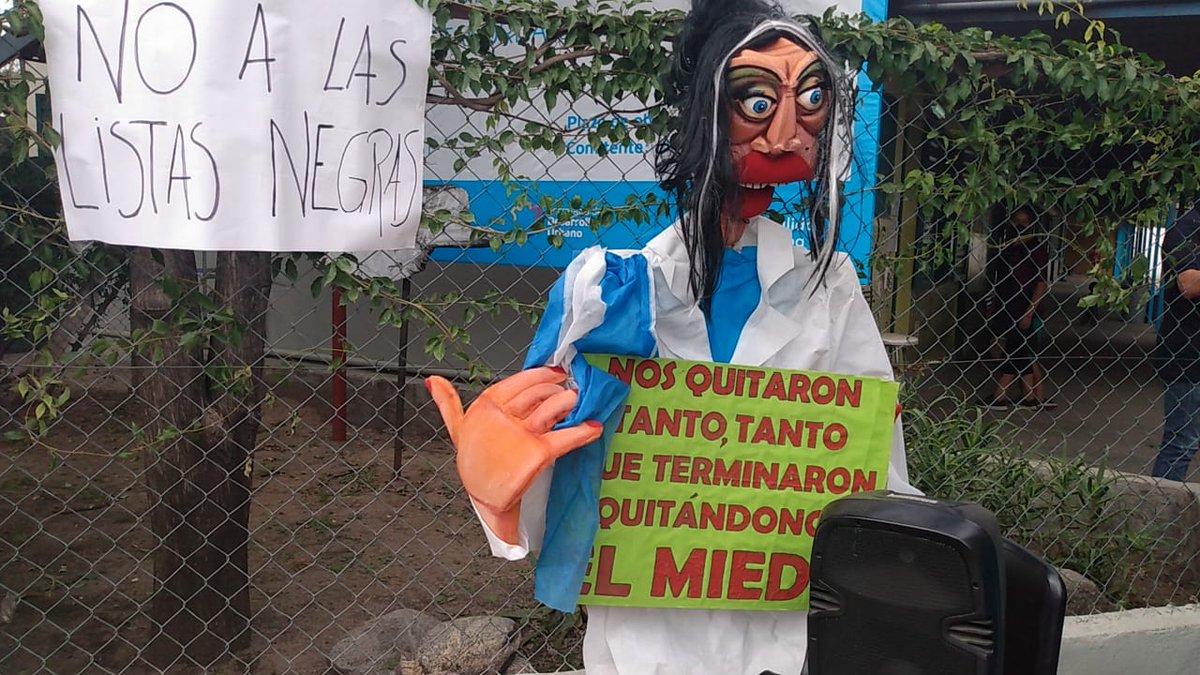 MarxLivre's tweet photo. @leoguevara80 @radiomitrecba Estamos de LUTO las autoridades municipales están matando el sistema Educativo Municipal

#FerreyraNoPIENSA
#LlaryoraPrecariza
#DocentesMunicipalesEnLucha https://t.co/0kd4vSpYhc