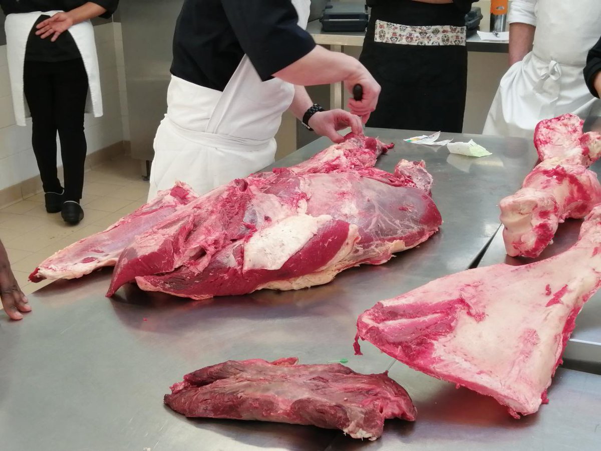 Interbev_PdL's tweet photo. Module de #formation viande bovine au GRETA à Cholet
➡️ Sensibilisation à la #boucherie, aux #cuissons basses températures, à la dégustation et à l'équilibre alimentaire 👩🏻🌾👨🏻🌾🥬🥩🥣
@GretaCFAPdL @MBT_49 #nutrition https://t.co/5TtRhJmxkp