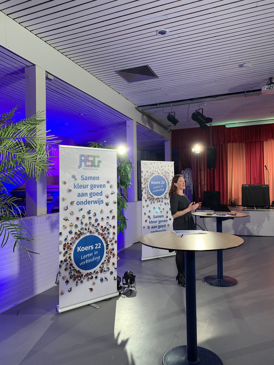 GriffioenH's tweet photo. ASG koersplandag is begonnen met keynote ‘gelijke kansen’  door  hoogleraar Inge de Wolf @inge_dewolf #gelijkekansen @ASGalmere #ASGkoersplandag https://t.co/8Fqwf86DLF