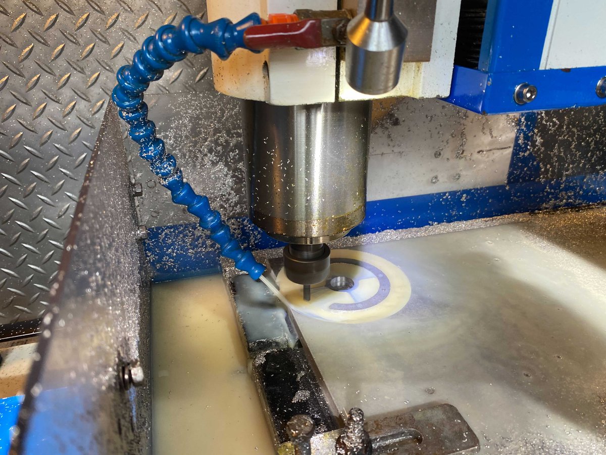 axiiio's tweet photo. Watching the CNC machine fabricate the first metal prototype of the keyhole quick-release clamp!
#3Dprinting #Manufacturing #camerarig #productengineering
#cameramotioncontrol #motioncontrol #bracket #cameraslider #motorizedslider
#Robotics https://t.co/Xtwss4vQWE