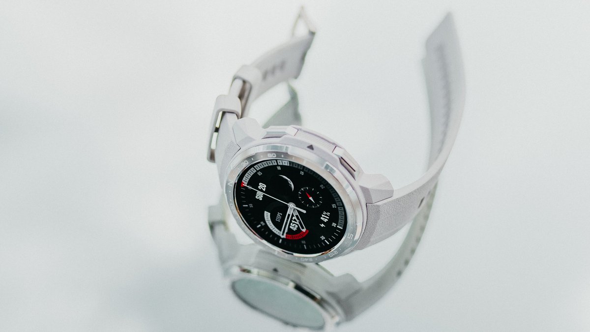 Honor_ES's tweet photo. ⌚#HONORWatchGSPro AHORA con 80€ de dto. en https://t.co/YvORa15XNh

🔋25 días de batería
🖼️Pantalla AMOLED
🔥Resistencia Militar
🌍Ruta de regreso con GPS
🏊‍♀️+100 modos entrenamiento
📞Llamadas
💓Frecuencia cardíaca https://t.co/vpheOwHD0V