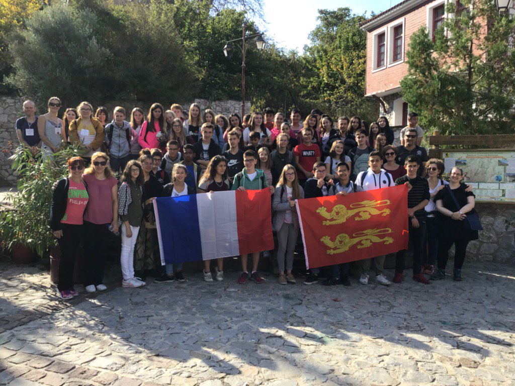 WONDER_erasmus's tweet photo. Le projet Wonder arrive à son terme. Nous sommes heureux de vous présenter notre web documentaire qui marque la fin de cette belle aventure au @ClgBarbey  
En français : https://t.co/XhdH7k4SLQ
En anglais : https://t.co/FMELCEbLCA
#erasmus #ramsar #Erasmusplus #Manche #tourbiere https://t.co/lweEySigC7