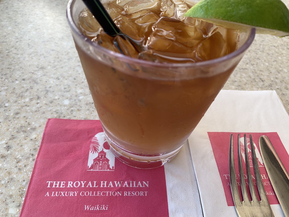AkisHawaii1's tweet photo. マイタイの飲み比べです!
ロイヤル・ハワイアン・ホテルのmaitai barとシェラトン・ワイキキ・ホテルのRUMFIREです。
どちらも美味しゅうございましたー😋
#マイタイ #ロイヤルハワイアンホテル #maitaibar #シェラトンワイキキホテル #RUMFIRE #どちらも美味しい https://t.co/jsLLYYtmhk