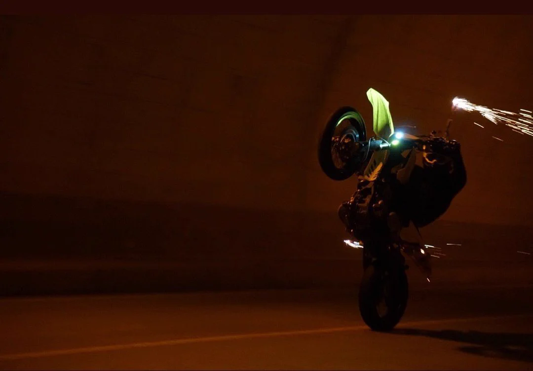 バイク盗まれたのは災難だったと思うけどもう二度とバイク乗らない方が世間の為だと思うよ。
公道でこんなことやってんだから。  