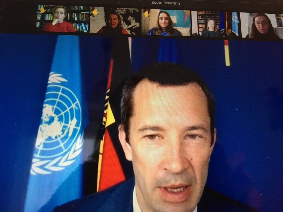 sabe017's tweet photo. Briefing der #CSWRegierunhsdelegation mit Botschafter Sautter und Frau Calaminus, Thema waren die Side und Parallel Events sowie die #Istanbulkonvention, online ist alles hier: https://t.co/q0EHwcRQNz #cswger #csw65 #ngoforum https://t.co/oolaEJKUoB