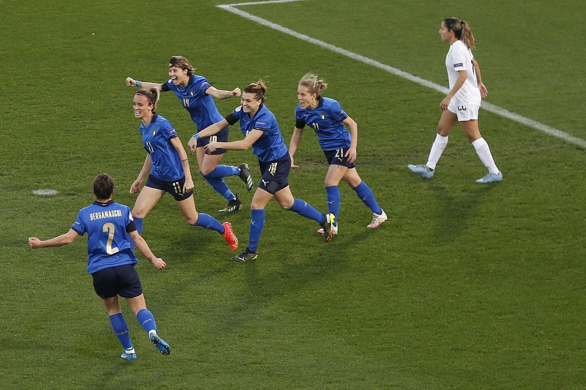 Nazionale Femminile Di Calcio Nazionale Un Mese Dopo L Emozione E Ancora Viva Weuro22 Azzurre Vivoazzurro Nazionale Femminile Di Calcio Nazionale Un Mese Dopo L Emozione E Ancora Viva Weuro22 Azzurre Vivoazzurro