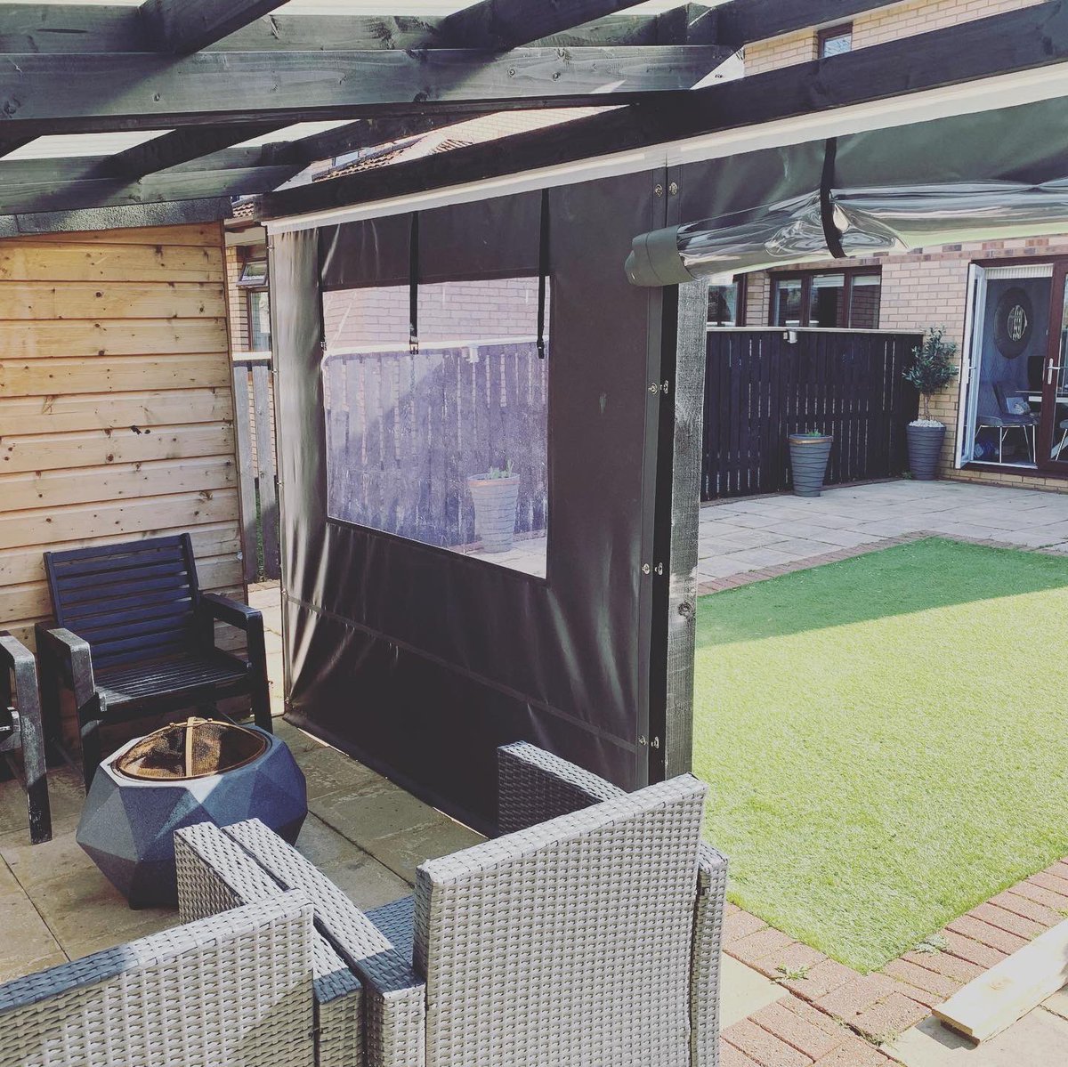 CustomCoversFK's tweet photo. Our renowned pergola side cover rail system roll-up covers. Fully removable &amp; fully waterproof
#Pergola #homeandgarden #garden #tarpaulin #cover #falkirk #Scotland #uk https://t.co/a0kym1kWMQ