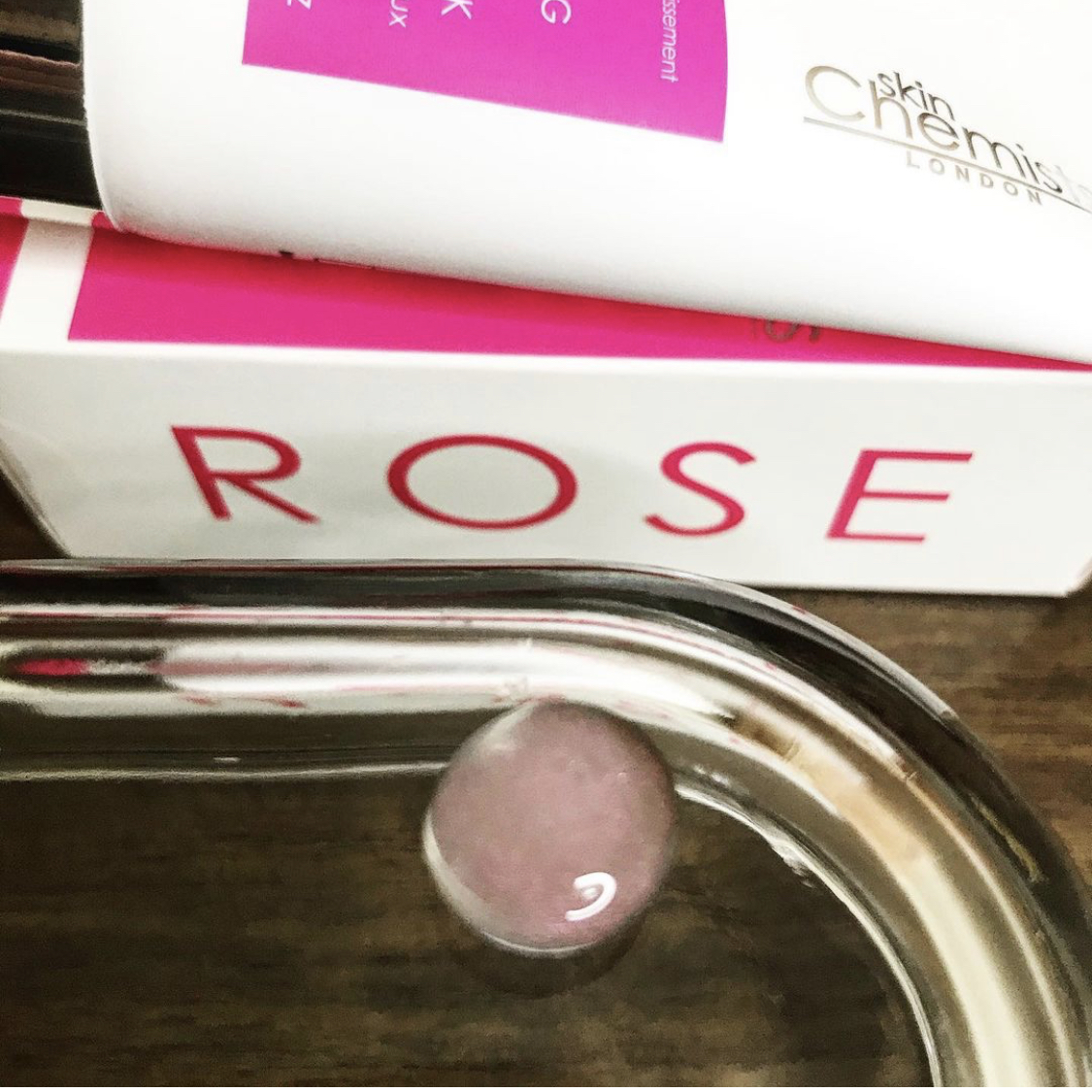 SkinChemists Rose Illuminating Glow Peel Off Mask 🌹🌟

Check out this glowing review on @rainbowbrittreviews

#skinchemists #skincare #rose #mask #peeloffmask
