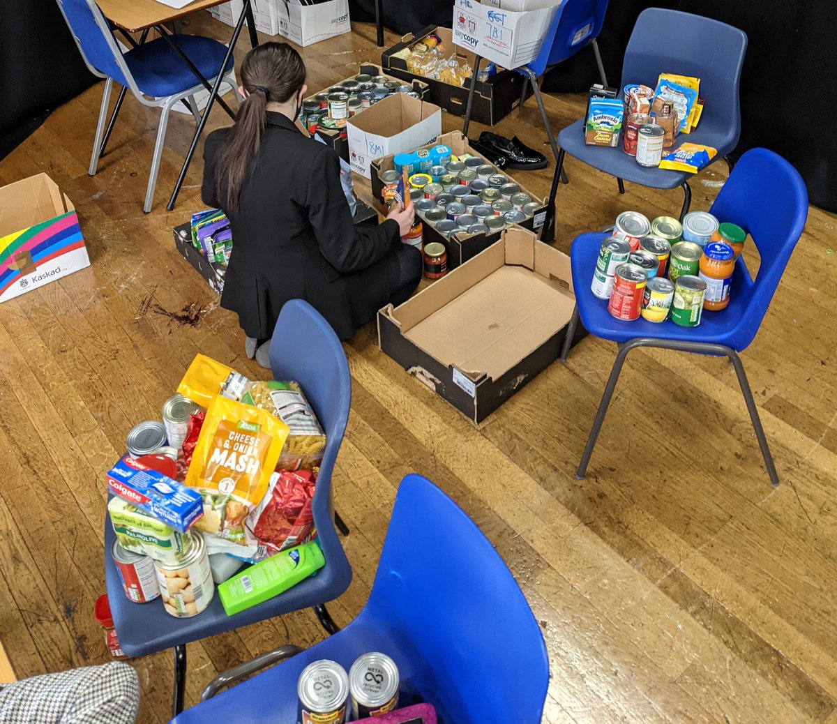 barrbeaconsch's tweet photo. So proud of our pupils and their families for donating so much for our local food banks, as part of our @comicrelief efforts.

#ComicRelief2021 #ComicRelief #foodbank #proudtosucceed #BeaconValues #considerationforothers https://t.co/mh42C3ioJR