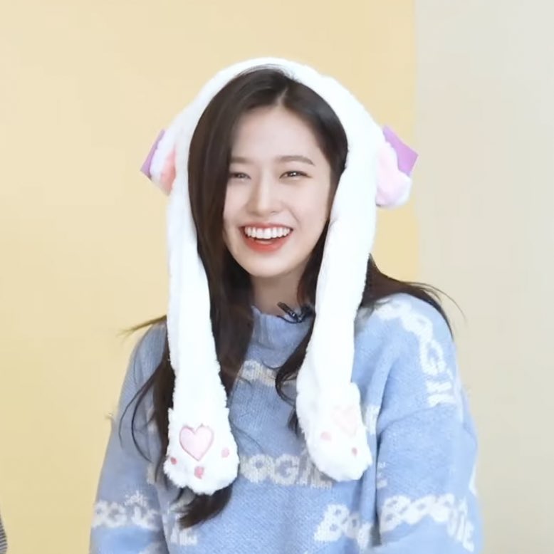 yujin smiles (@yujinsmiling) on Twitter photo 