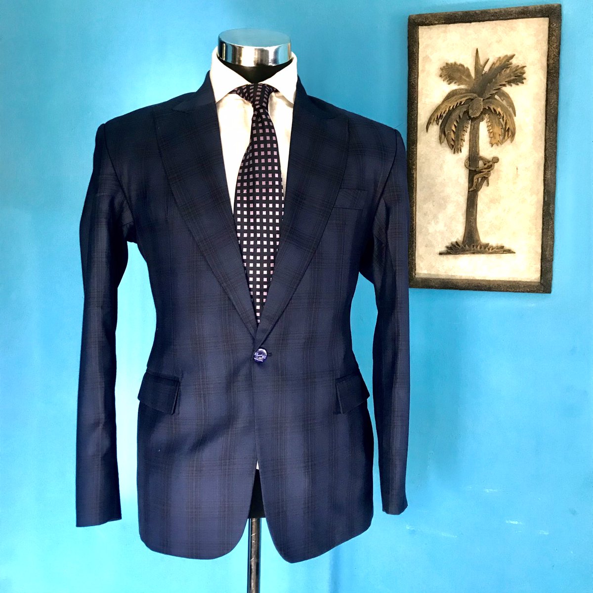 DOCFITs's tweet photo. Shop this 2 piece Navy blue checkered Suit. 
45000 (Naira)
92$ (usd)
Enquiries DM/call/whatsapp 08182792973 
#Docfits https://t.co/G7n3tHx5uE