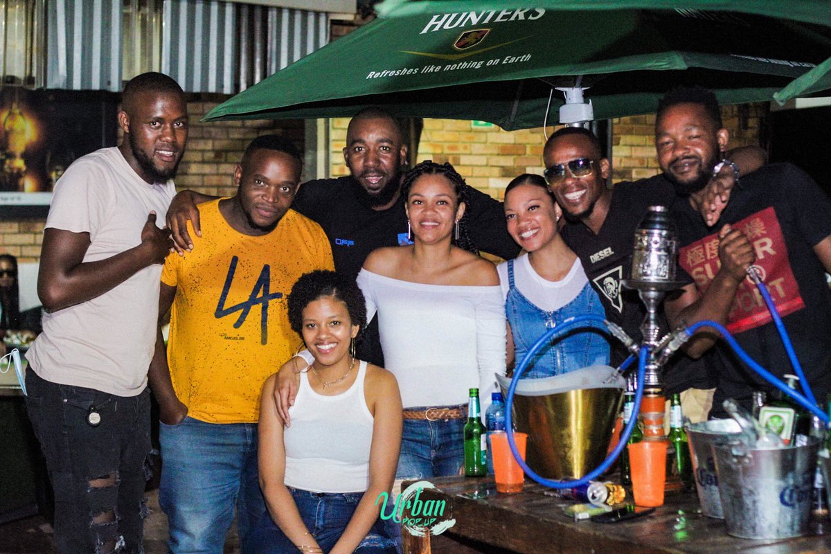 UrbanPop_up_'s tweet photo. It’s choose day!🥳 this Tuesday we are choosing the squad vibes🤩the people that make our nights the best vibes. Tag your mates and let’s toast to them 🥂🍻 #urbanexperience https://t.co/8klxntsSEy