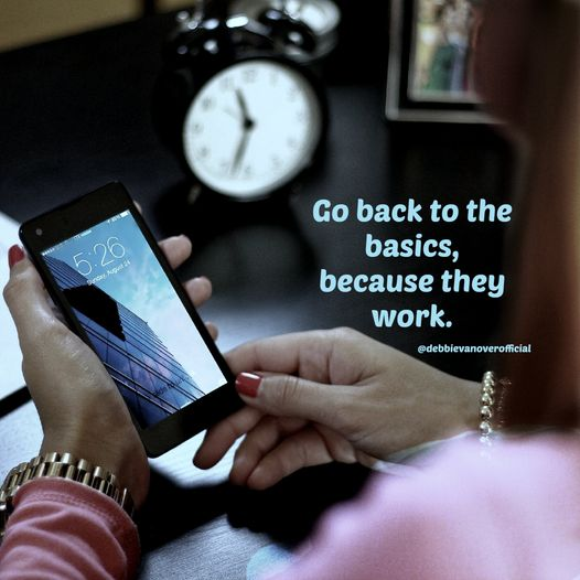 DebbieVanover_'s tweet photo. Go back to basics, because they work.💯📲
#backtobasics #backtobasicsbecausetheywork #pentopaper #writeitdown #planner #planning #makeaplan #journaling #journal #bookishthings #homebusinessowner #yourcareerarhome #thingstoremember #writingcommunity #writing #inspo #aesthetic https://t.co/lJnSx32fI7