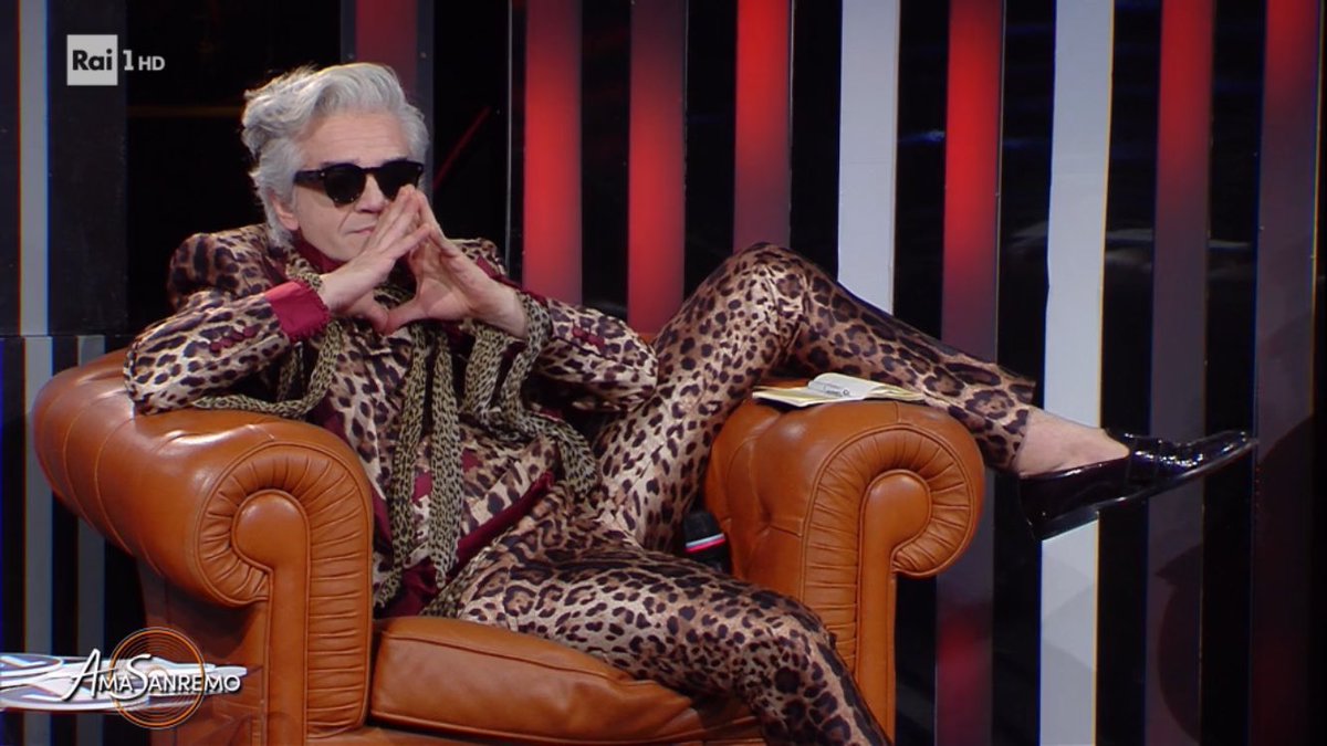 dontalkoutloud1's tweet image. aspettando l'incontro di vittoria con leo